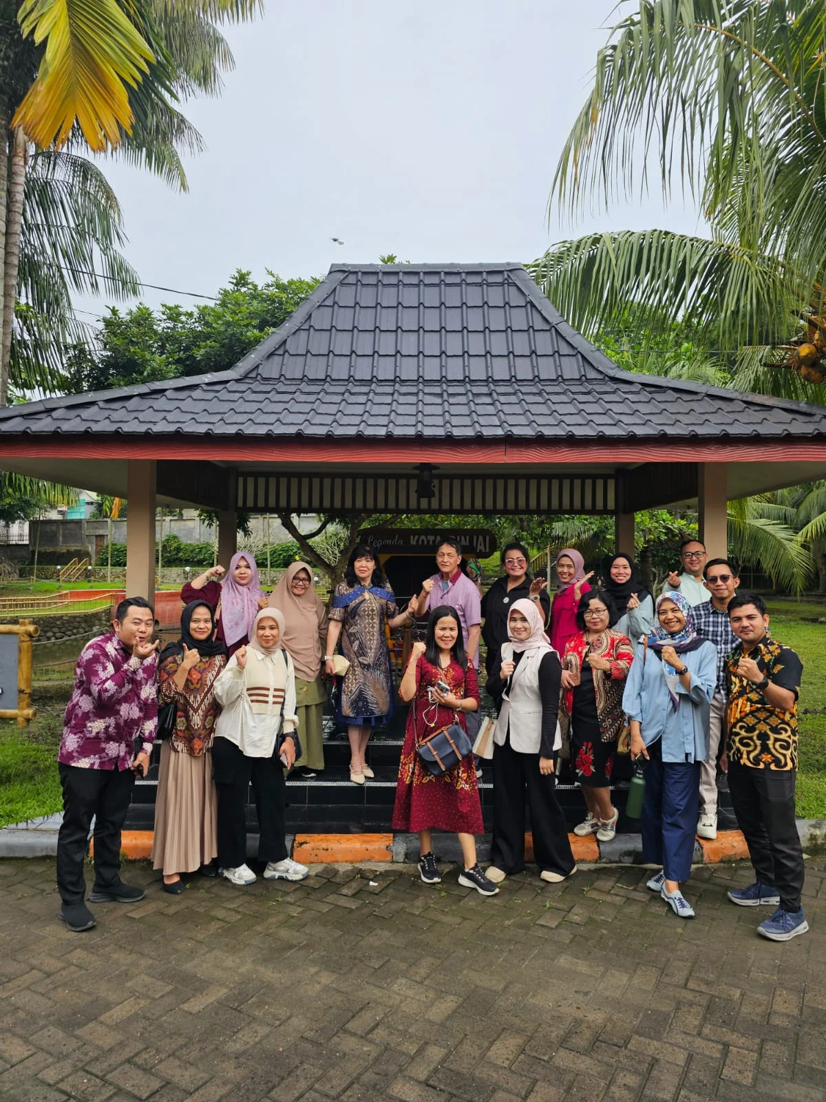 Kunjungan Mahasiswa Ke Sekolah